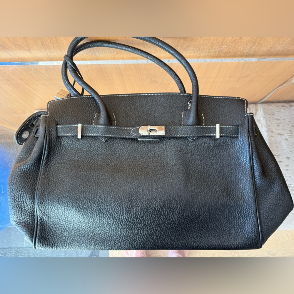 NWOT Elegant Black Leather Handbag - Picture 3 of 6